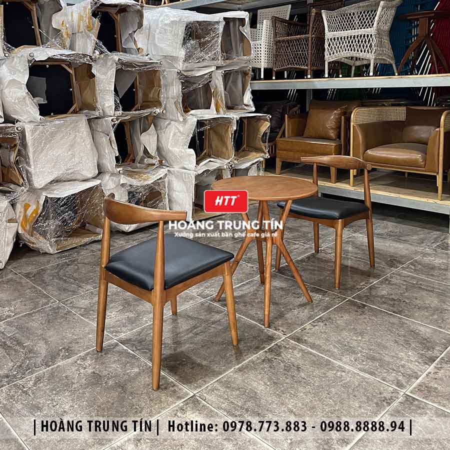 Bàn ghế cafe gỗ nệm HTT017
