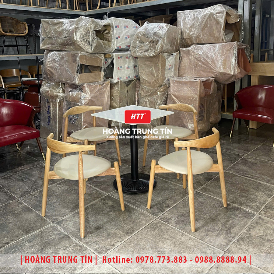 Bàn ghế cafe gỗ nệm HTT031