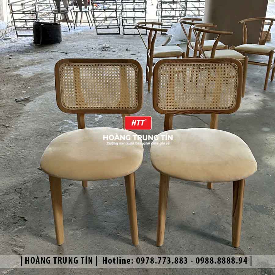 Ghế cafe gỗ nệm cao cấp HTT01