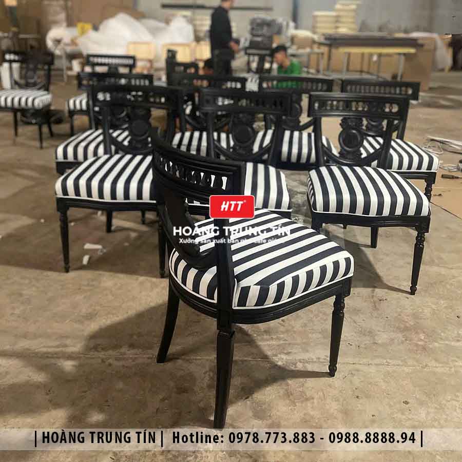 Ghế cafe gỗ nệm cổ điển cao cấp HTT01