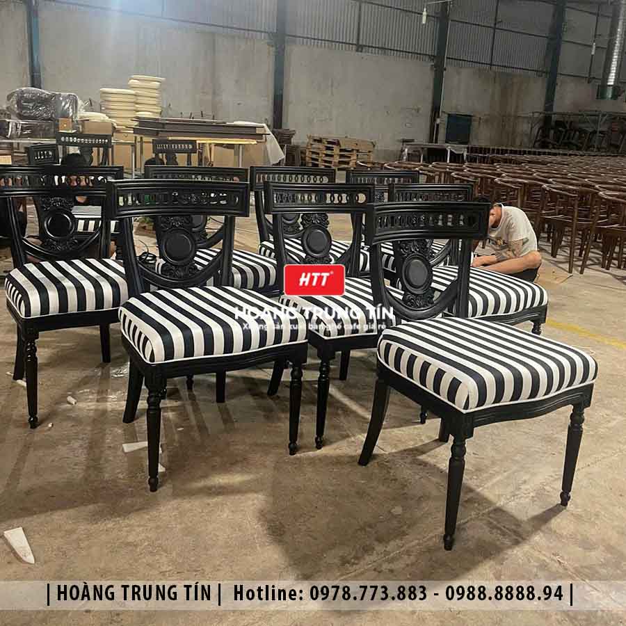 Ghế cafe gỗ nệm cổ điển cao cấp HTT01