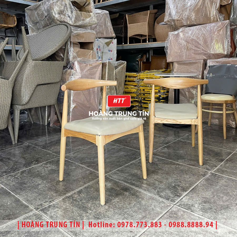 Bàn ghế cafe gỗ nệm HTT030