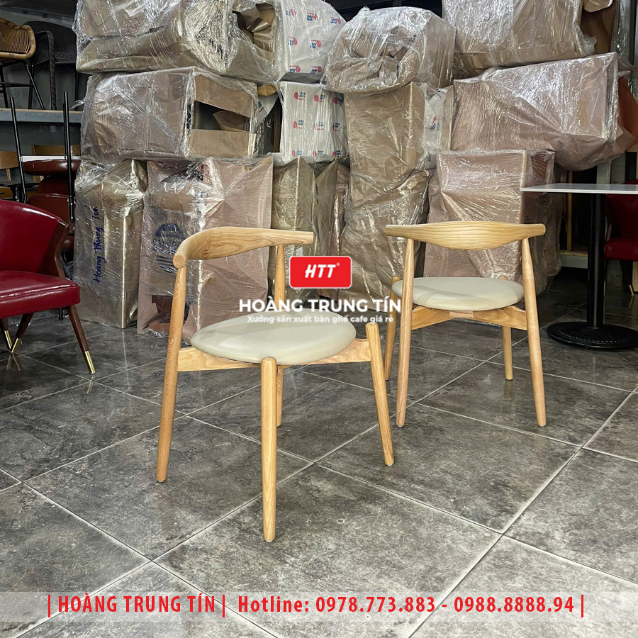 Bàn ghế cafe gỗ nệm HTT031