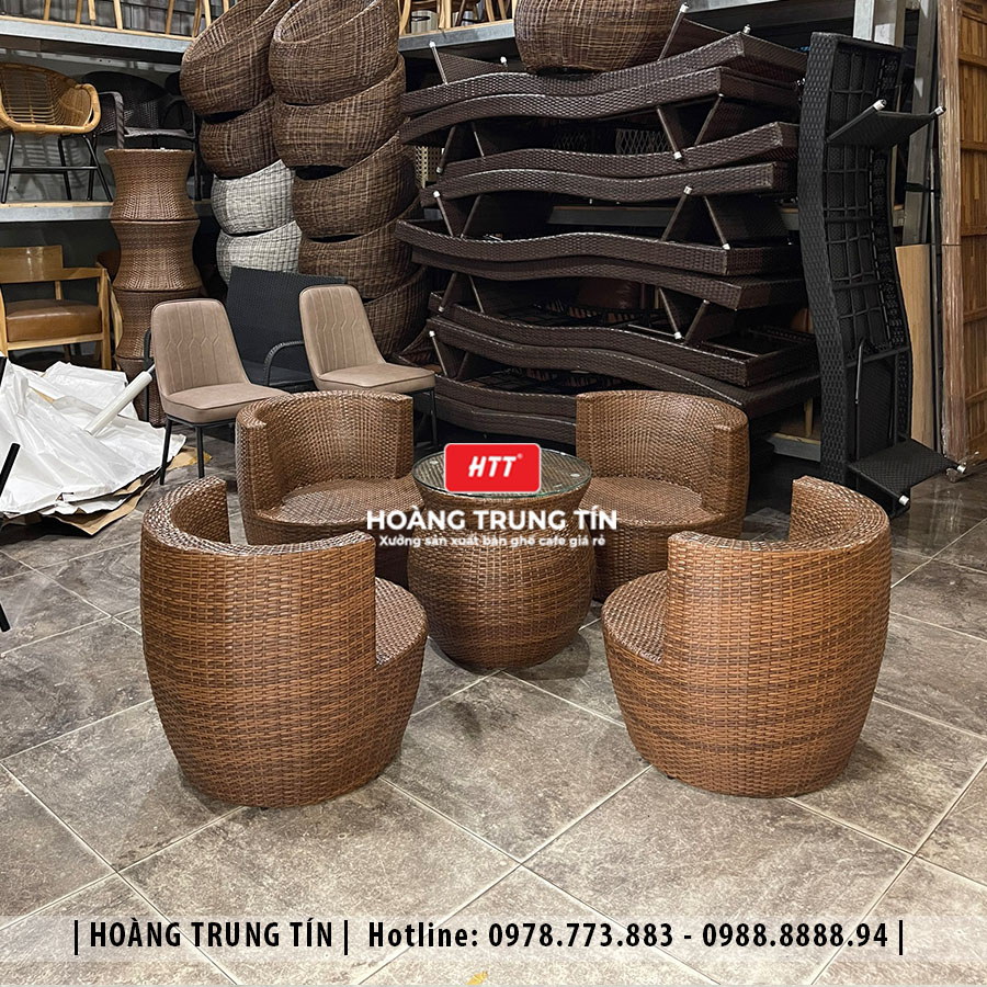 Bàn ghế chai đan nhựa giả mây ngoài trời HTT01