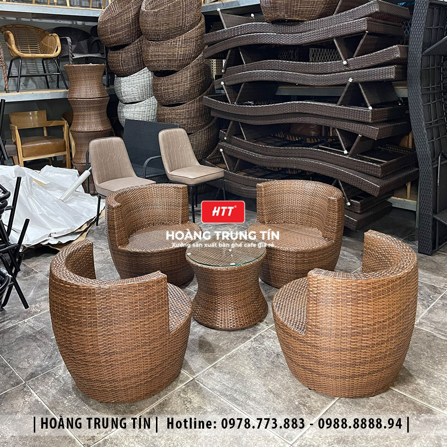 Bàn ghế chai đan nhựa giả mây ngoài trời HTT01