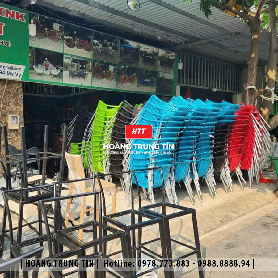 Bàn ghế cafe nhựa đúc ngoài trời HTT05