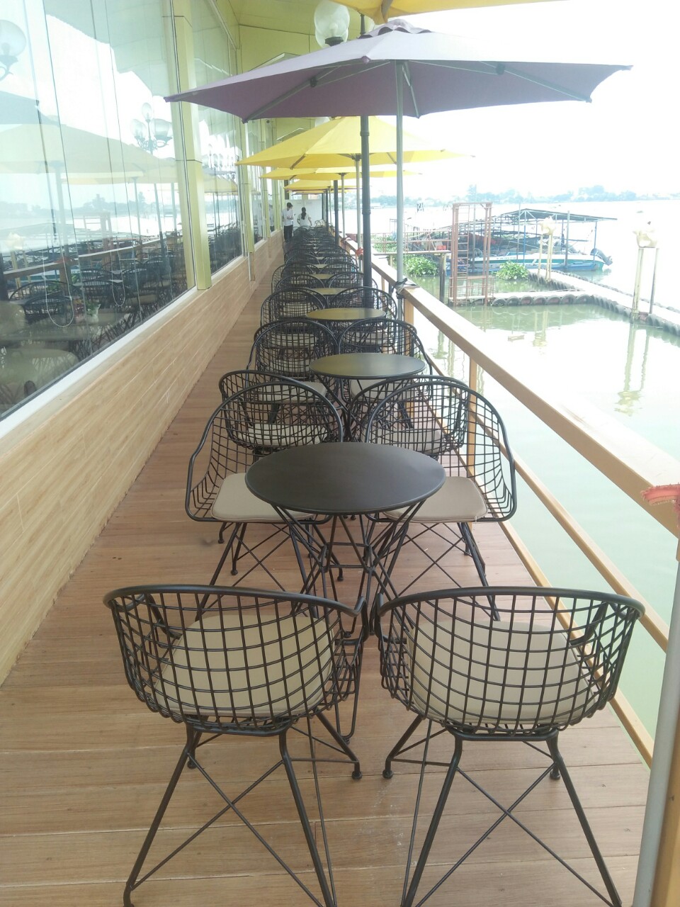 BÀN GHẾ SẮT HTT 15