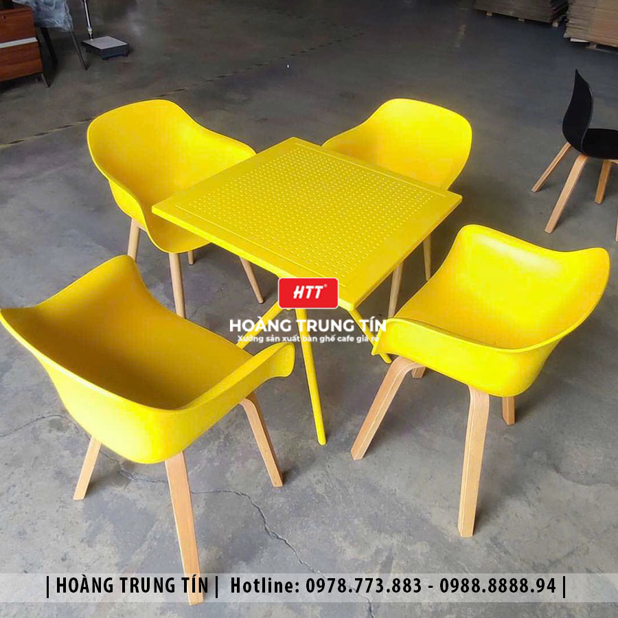Bàn ghế nhựa đúc nguyên khối HTT03