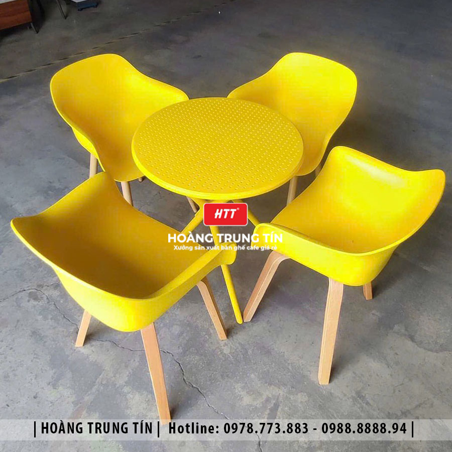 Bàn ghế nhựa đúc nguyên khối nhập khẩu HTT02