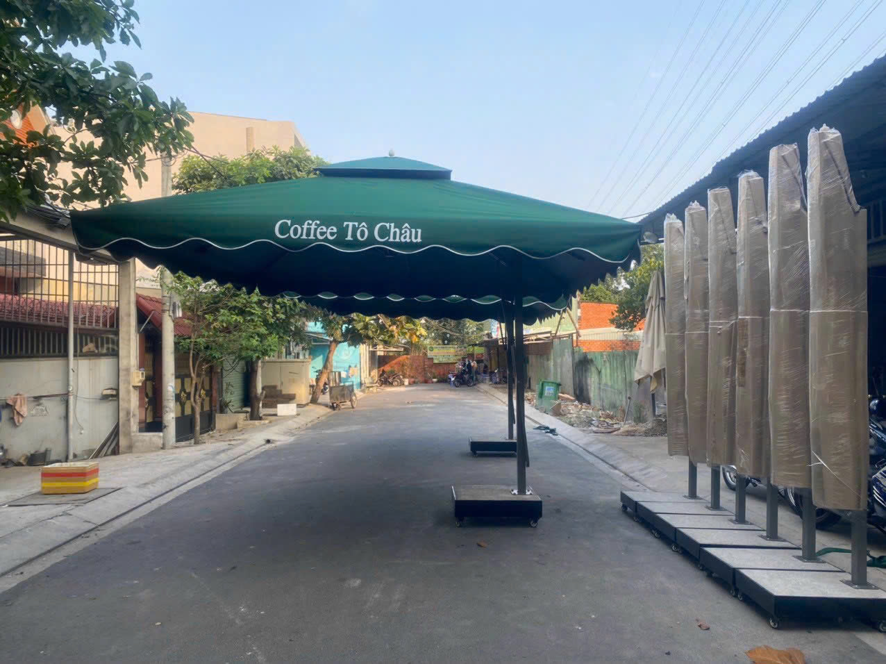 Dù che cafe lệch tâm tròn màu trắng HTT-01