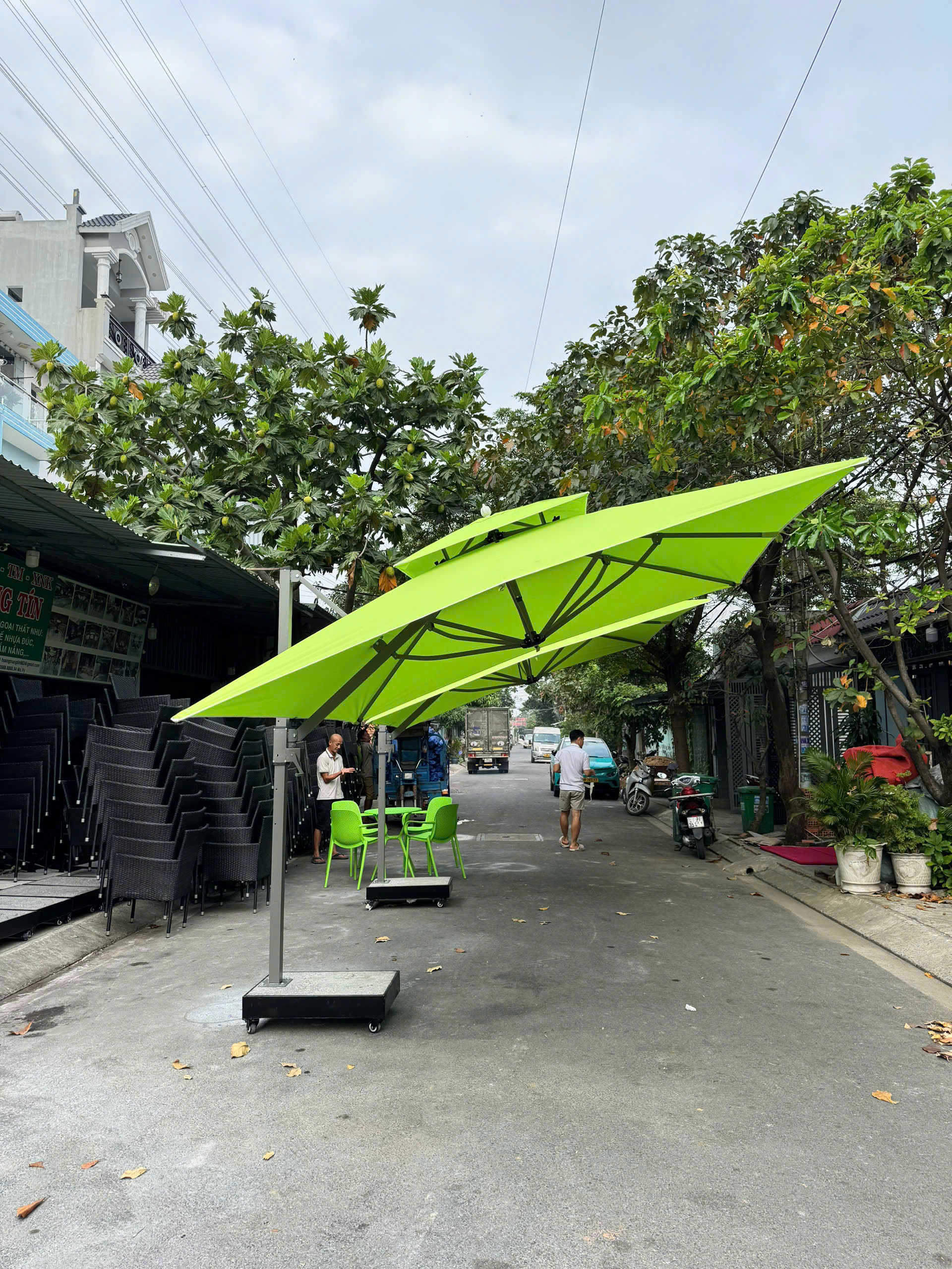 Dù lệch tâm 2m5 nghiêng theo chiều nắng HTT01