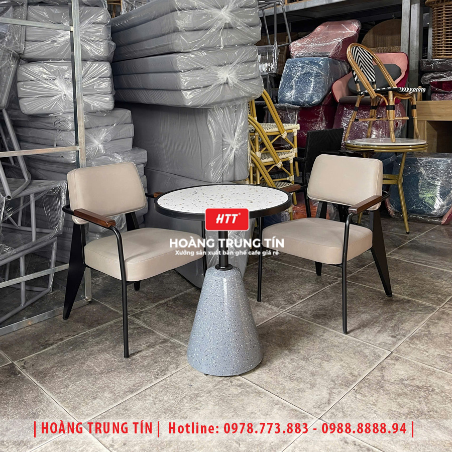 Bàn ghế cafe sắt nệm HTT04