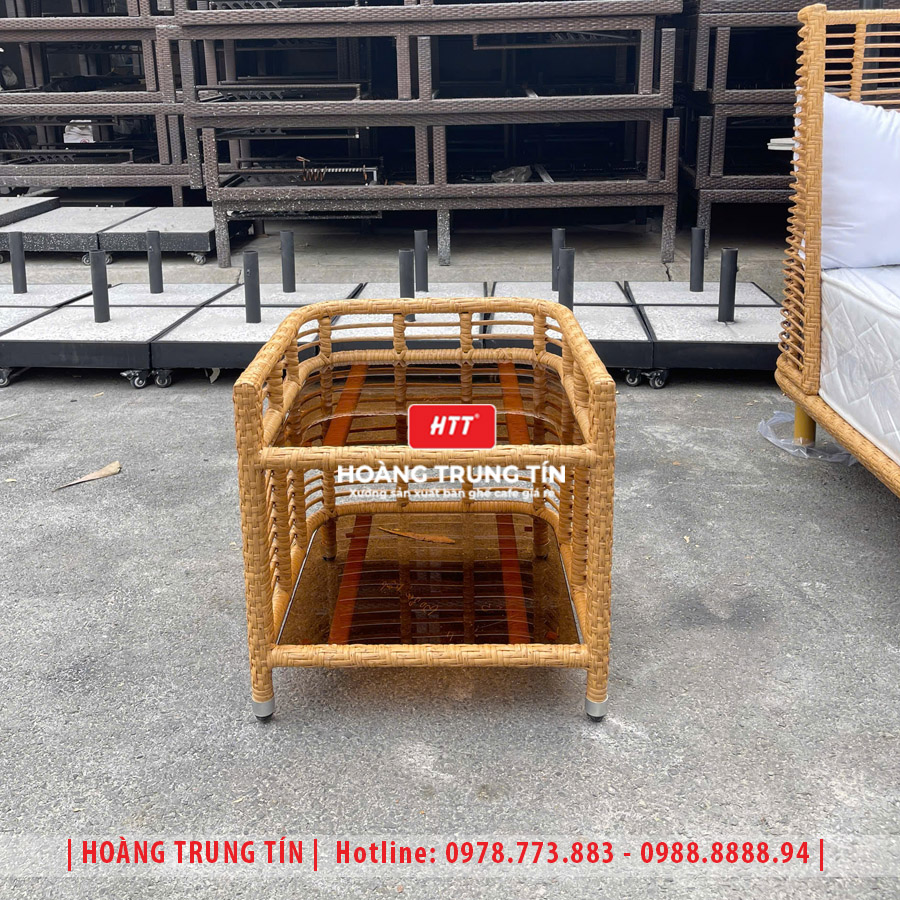 Giường ngủ đan nhựa giả mây HTT01