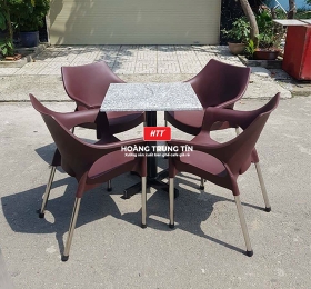 Ghế nữ hoàng chân sắt