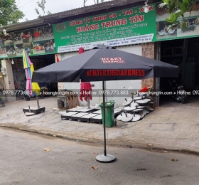 Dù che nắng chính tâm một tầng màu xám