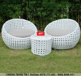Bàn ghế sofa trứng đan nhựa mây HTT011