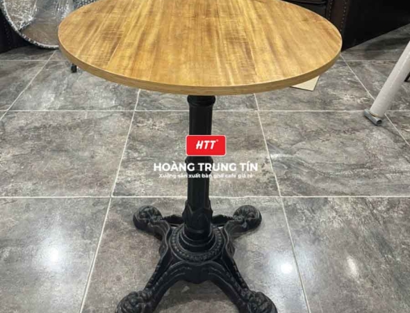 Bàn cafe chân sắt mặt gỗ HTT29