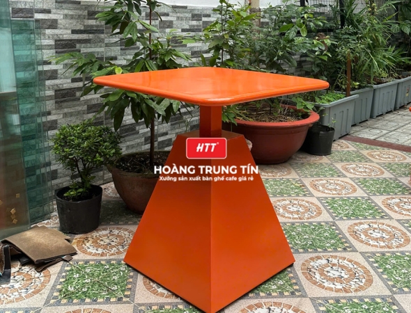 Bàn cafe sắt ngoài trời HTT01