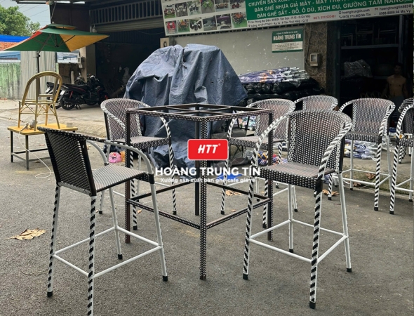 Bàn ghế bar đan nhựa giả mây HTT02