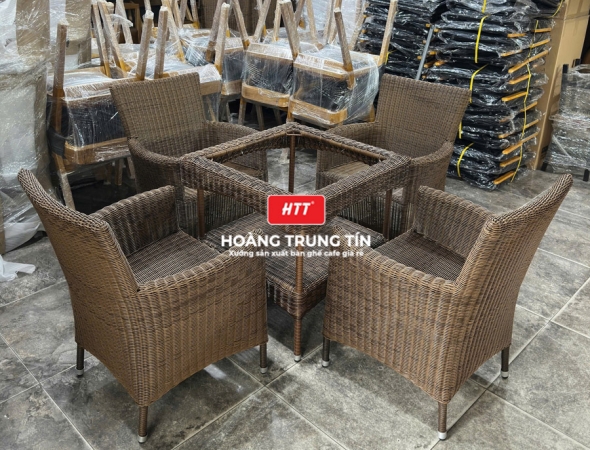 Bàn ghế cafe đan nhựa mây cao cấp HTT037