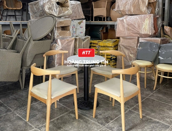Bàn ghế cafe gỗ nệm cao cấp HTT45