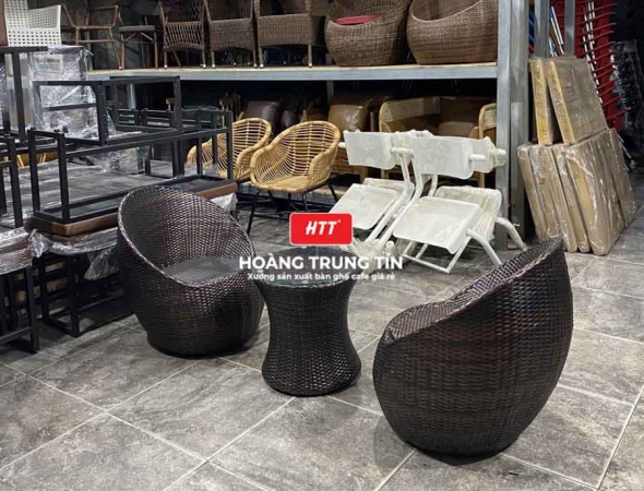 Bàn ghế sofa trứng đan nhựa mây HTT044