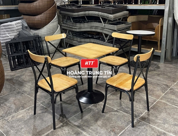 Bàn ghế cafe gỗ chân sắt HTT012