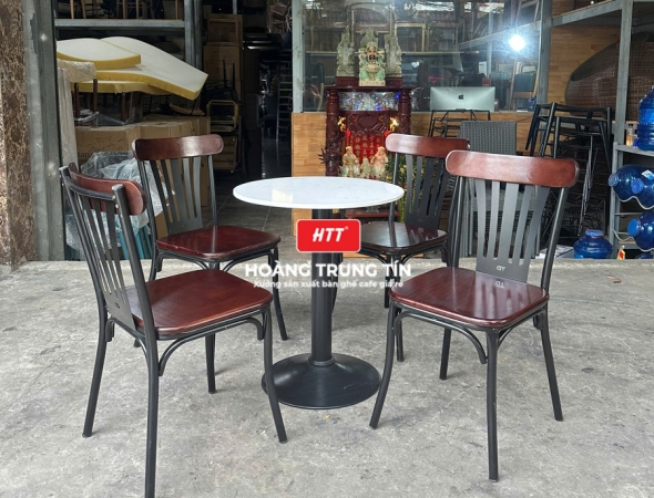 Bàn ghế cafe gỗ chân sắt HTT014
