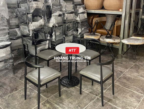 Bàn ghế cafe sắt nệm cao cấp HTT38