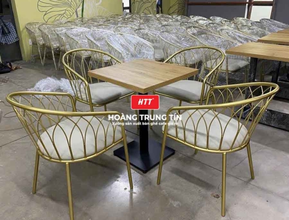 Bàn ghế cafe sắt nệm cao cấp HTT28