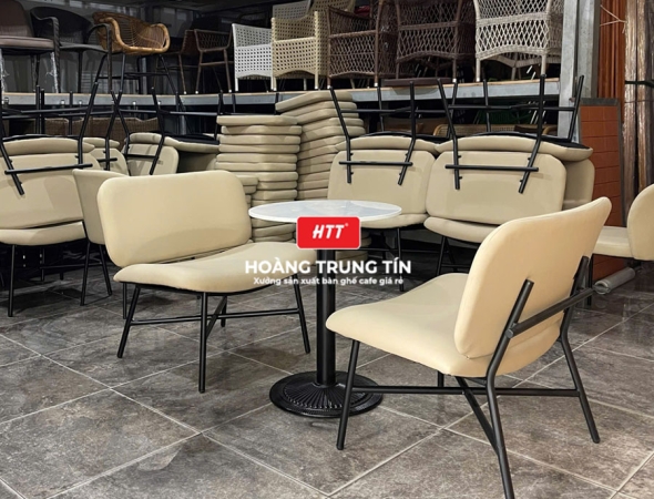 Bàn ghế cafe sắt nệm cao cấp HTT36