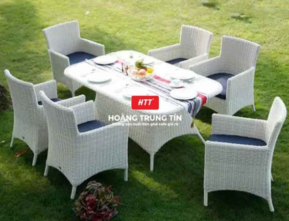 Bàn ghế nhà hàng đan nhựa mây HTT014