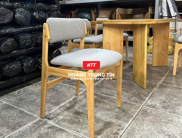 Bàn ghế nhà hàng gỗ nệm cao cấp HTT08