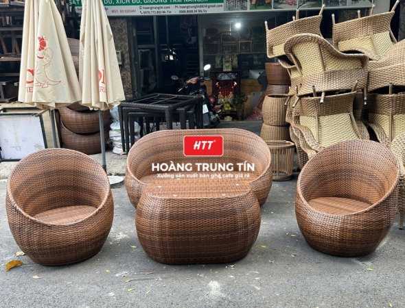 Bàn ghế sofa trứng đan nhựa mây HTT068