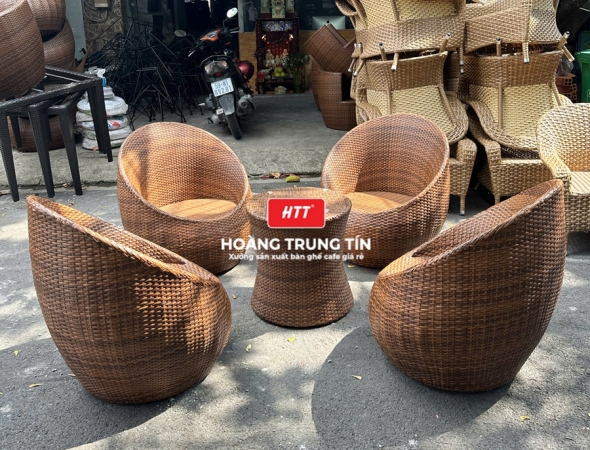 Bàn ghế sofa trứng đan nhựa mây HTT069