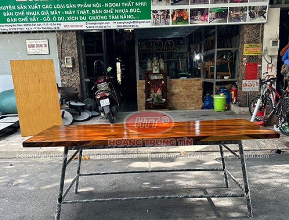 Bàn cafe chân sắt măt gỗ me tây HTT12