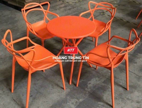 Bàn ghế cafe nhựa đúc nguyên khối HTT03