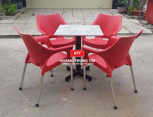 Ghế nữ hoàng màu đỏ