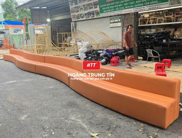 Sofa nệm băng dài cafe theo yêu cầu HTT01
