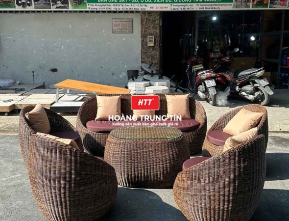 Bàn ghế sofa trứng đan nhựa mây HTT055