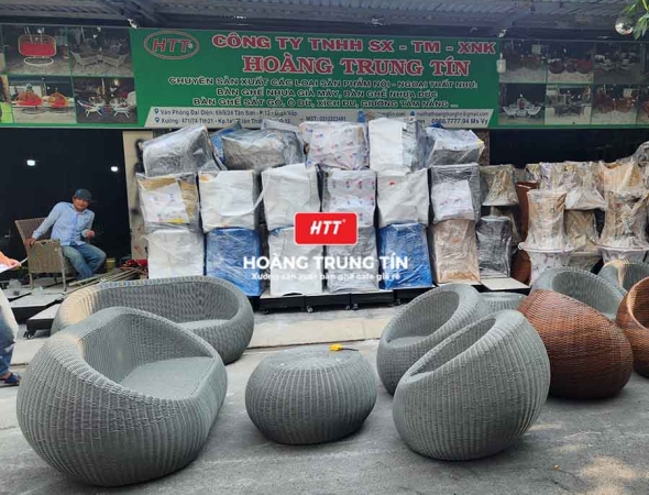 Bàn ghế sofa trứng đan nhựa mây HTT047