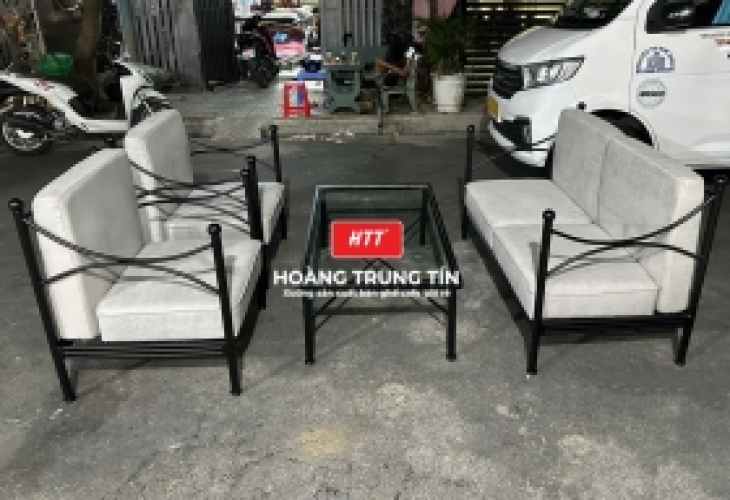 Tại sao nên chọn bàn ghế cafe thanh lý giá rẻ thay vì mua mới?