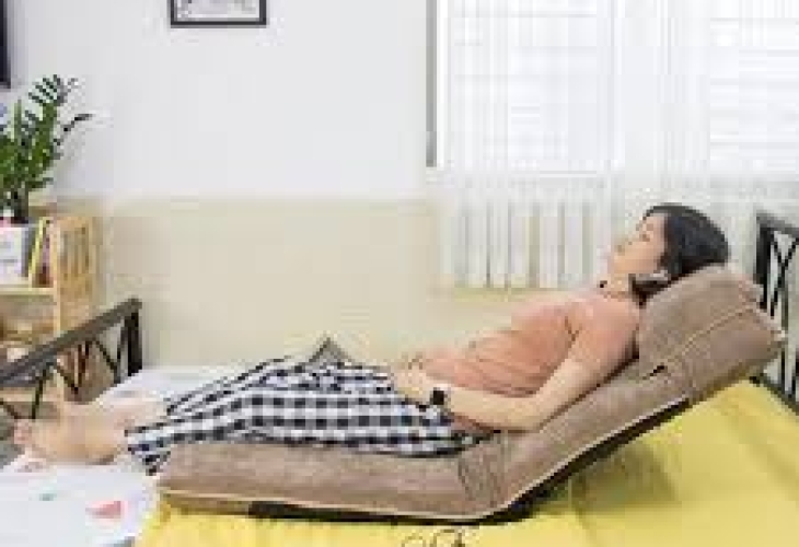Ghế giường nằm cho người già: Tối ưu không gian, tăng tiện nghi sống