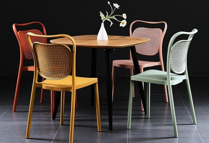 Ghế Nhựa Cafe - Giải Pháp Tiết Kiệm Chi Phí Cho Quán Nhỏ