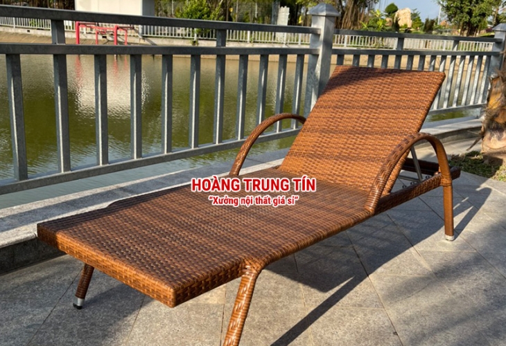 Tận Hưởng Sự Thư Giãn Với Ghế Gỗ Nằm Chất Lượng Cao